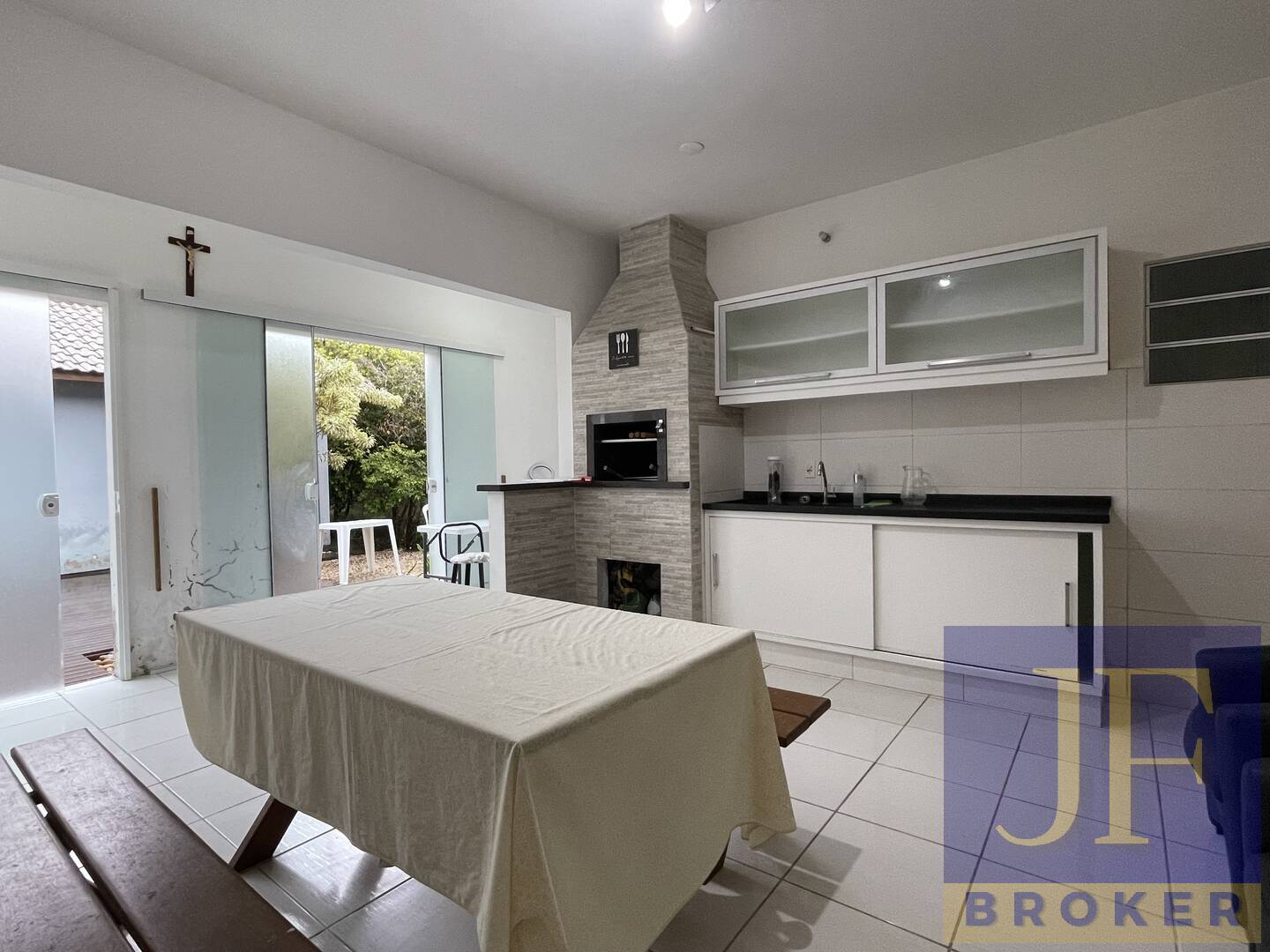 Casa para lancamento com 3 quartos, 250m² - Foto 1